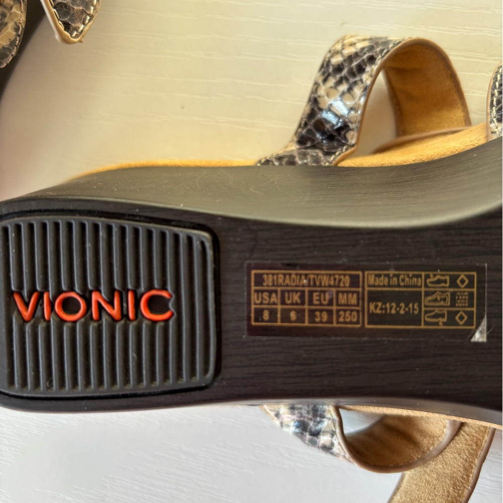 VIONIC Radia Orthotic Wedge Size 8 Sandal Python Adjustable Strap Snakeskin - Picture 10 of 10